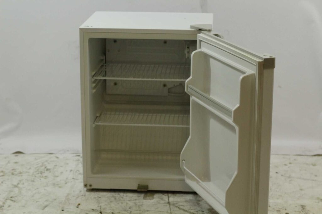 Haier Undercounter Refrigerator HRQ03WNAWW BaneBio